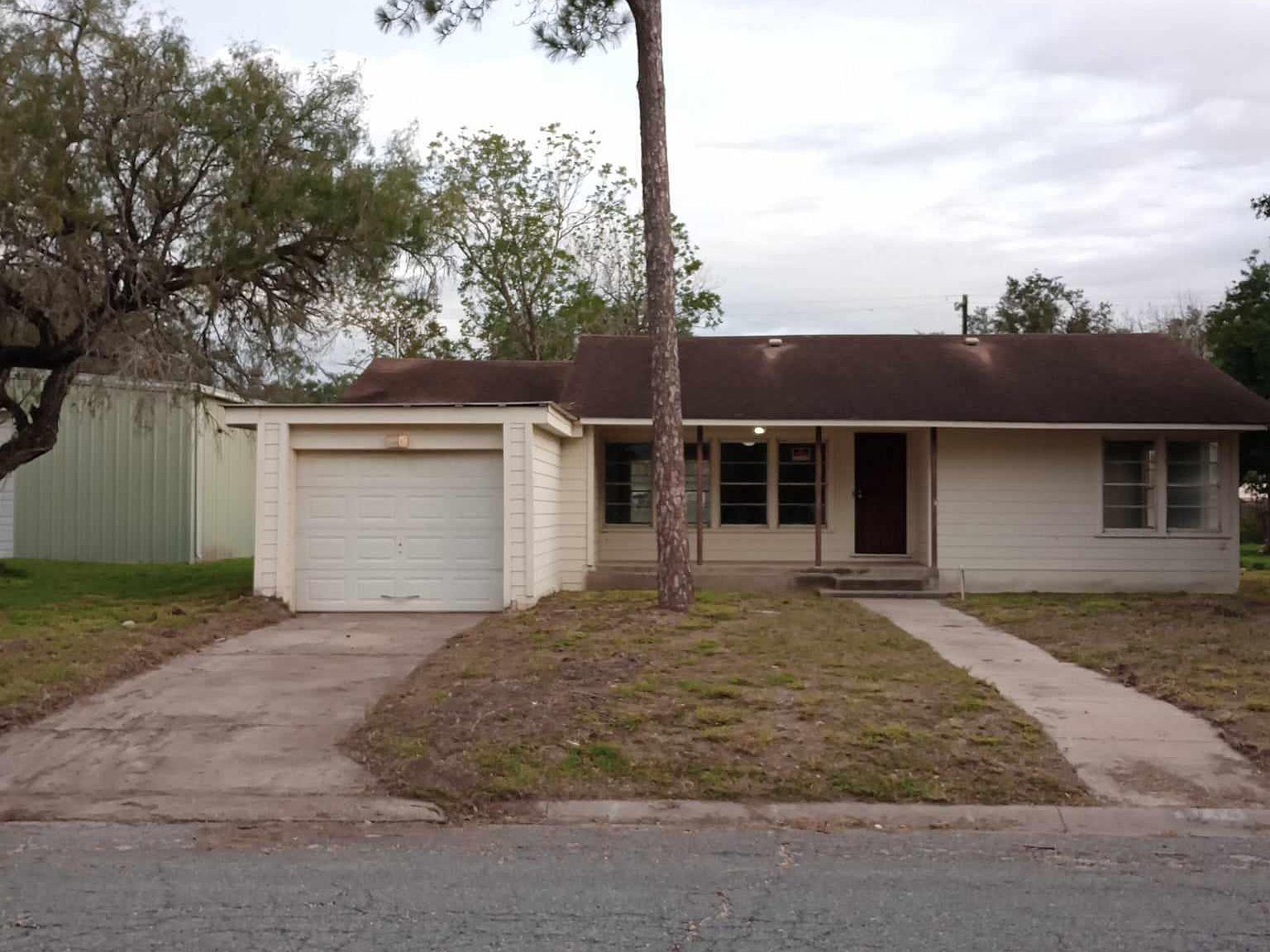 714 W Blucher St, Falfurrias, TX 78355 Zillow