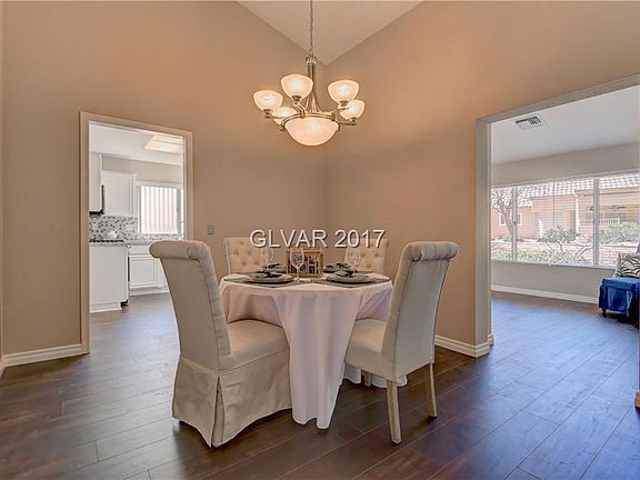 5th image of 2625 Desert Sands Dr