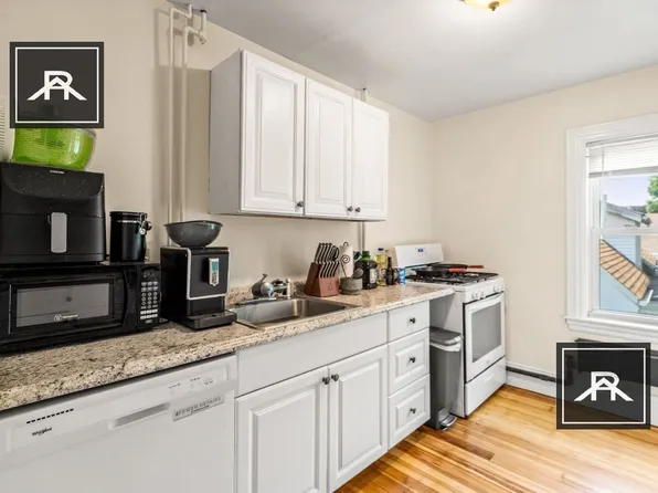 36 Willow St #3, Newton, MA 02459