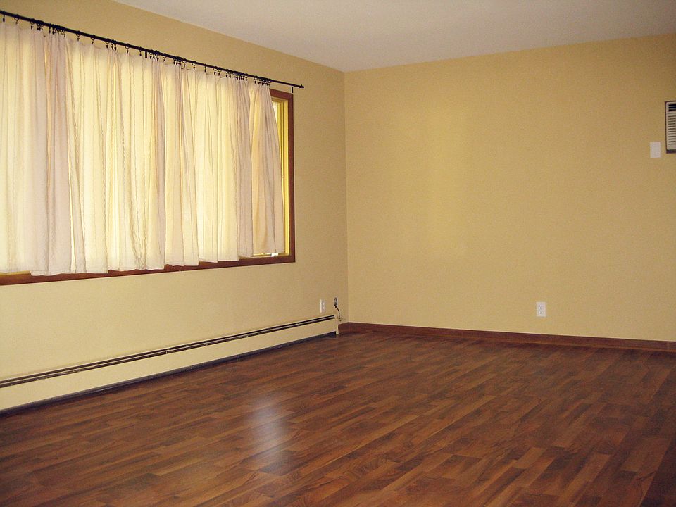Unit 1 Livingroom