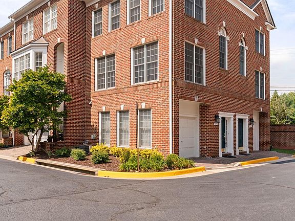 4th image of 1302 McLean Crest Ct