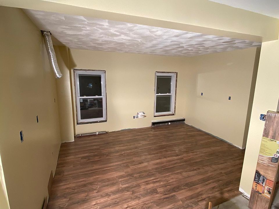2nd image of 12 Burke St Floor 2