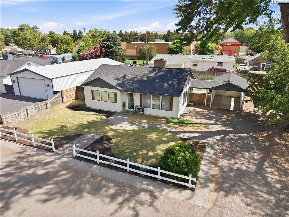 1st image of 4421 W 9th Ave
