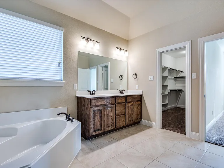 309 Harcourt Ave — Photo 19