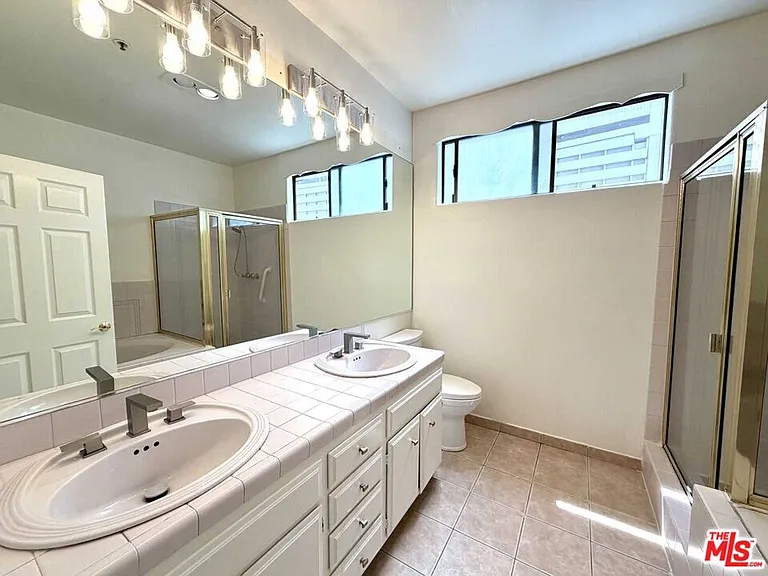 9836 Vidor Dr #1B — Photo 17