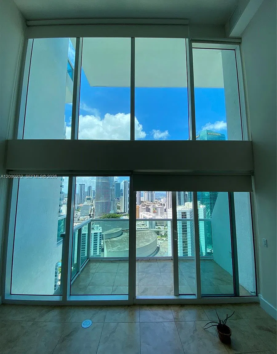 Brickell On The River S T — Photo 3