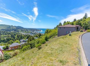 42 NE Spring Ave, Depoe Bay, OR 97341