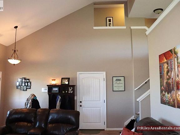 5th image of 1014 Sunflower Cir