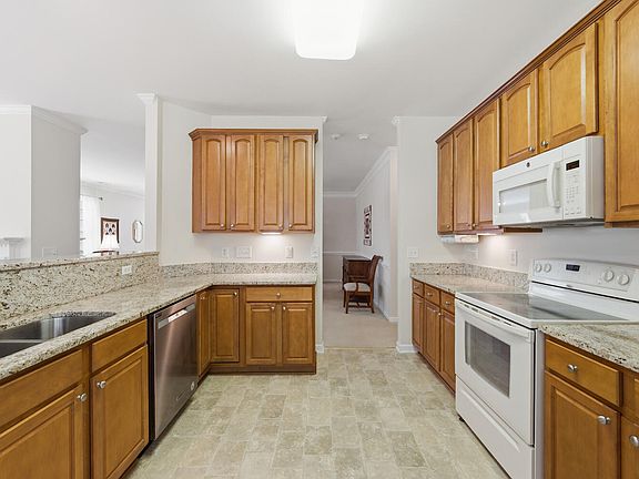 2nd image of 332 Indian Elm Ln