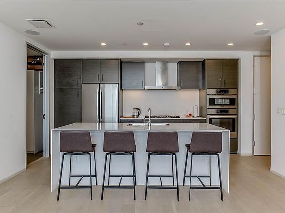 4th image of 301 West Ave #1707