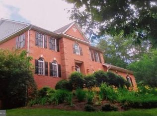 8289 Meadowland Dr, Locust Grove, VA 22508