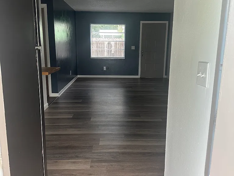 145 Varner Dr SW #B — Photo 2