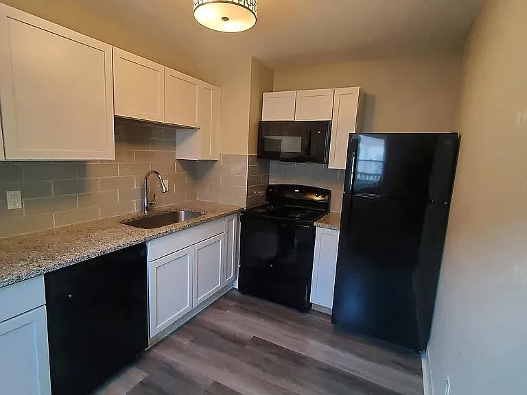 304 S Hydraulic St #1 — Photo 12