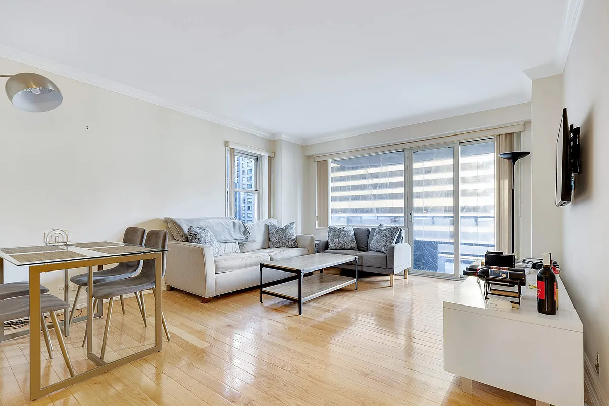 159 West 53rd St Unit 18B  