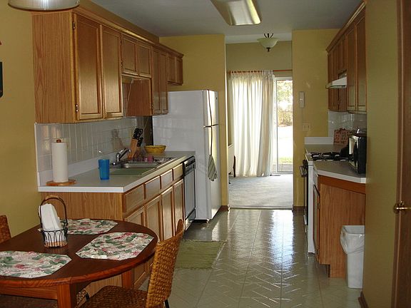Eat-in Kitchen