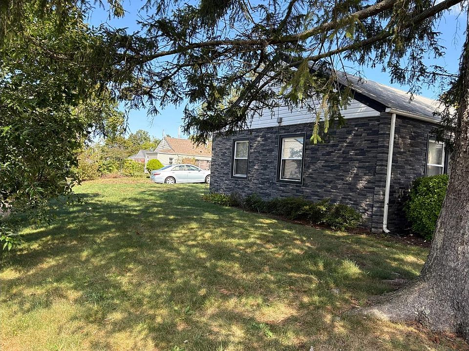 2nd image of 7 Pilot Street