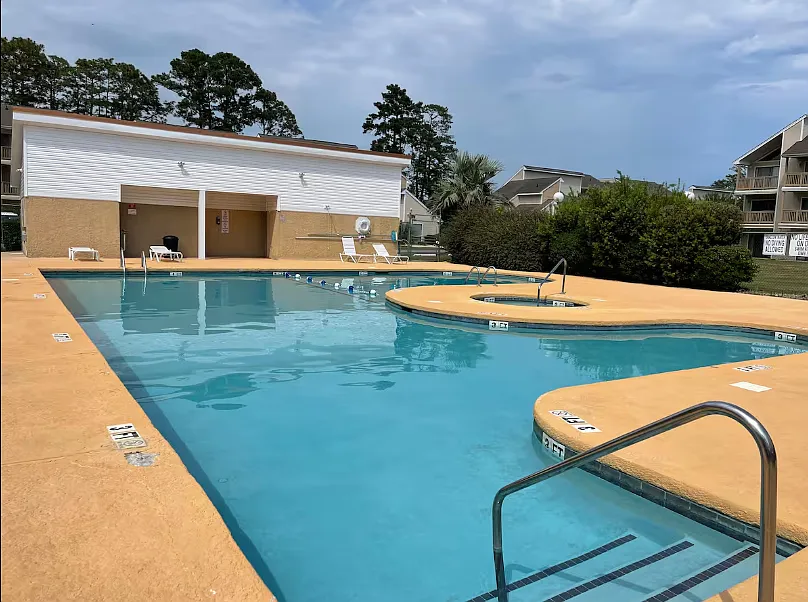 1025 Plantation Dr W — Photo 3