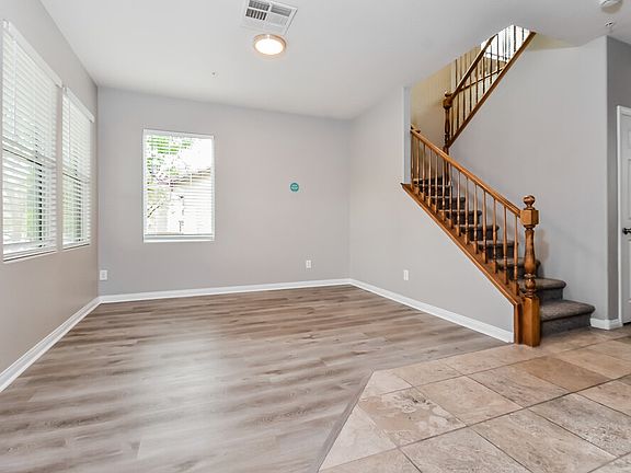 4th image of 674 Point Bluff St