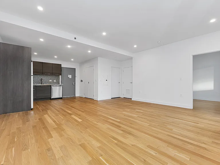 1115 Broadway #4C — Photo 1