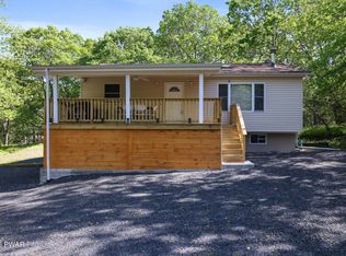 439 Gold Finch Rd, Bushkill, PA 18324