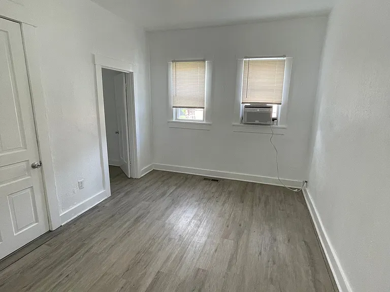 2022 Leo St — Photo 10