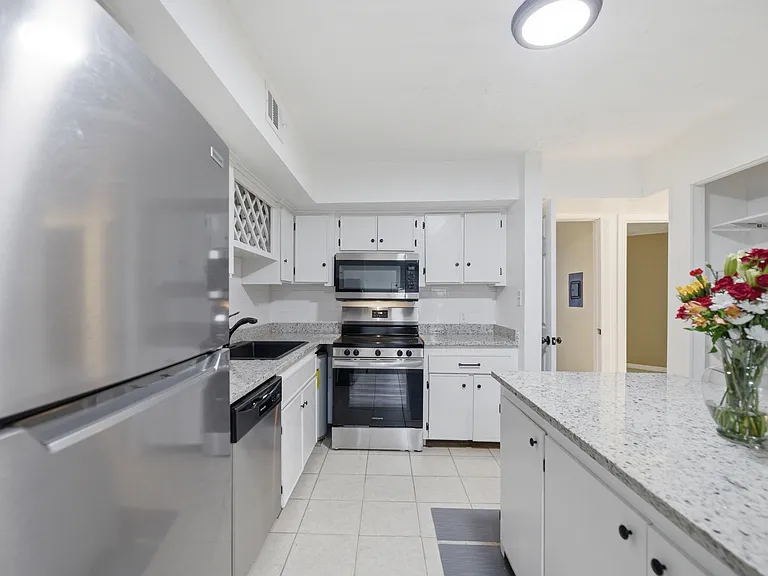 1802 E 66th Pl #F106 — Photo 3
