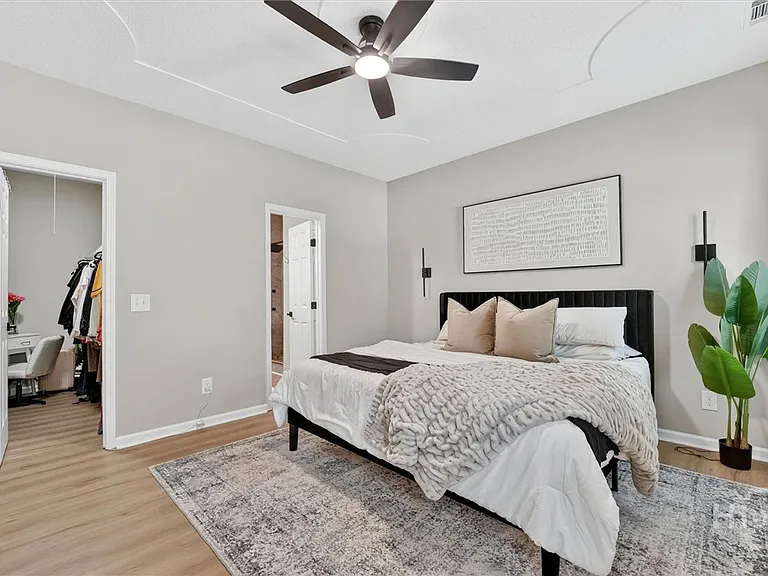 111 Coach House Sq — Photo 17
