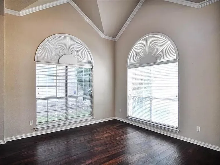4561 Risinghill Dr — Photo 6