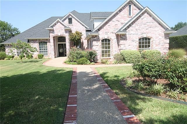 1st image of 208 Bayhills Dr