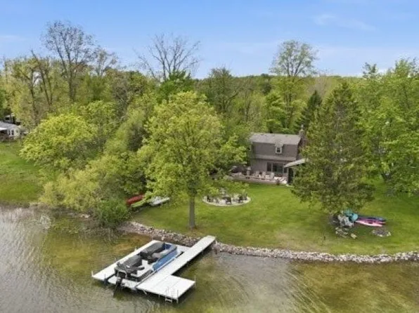 55 Lane 301c Barton Lk, Fremont, IN 46737