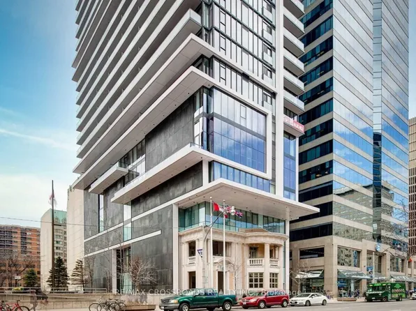 426 University Ave, Toronto, ON