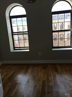 Rented by LC Management USA 1 | media 42