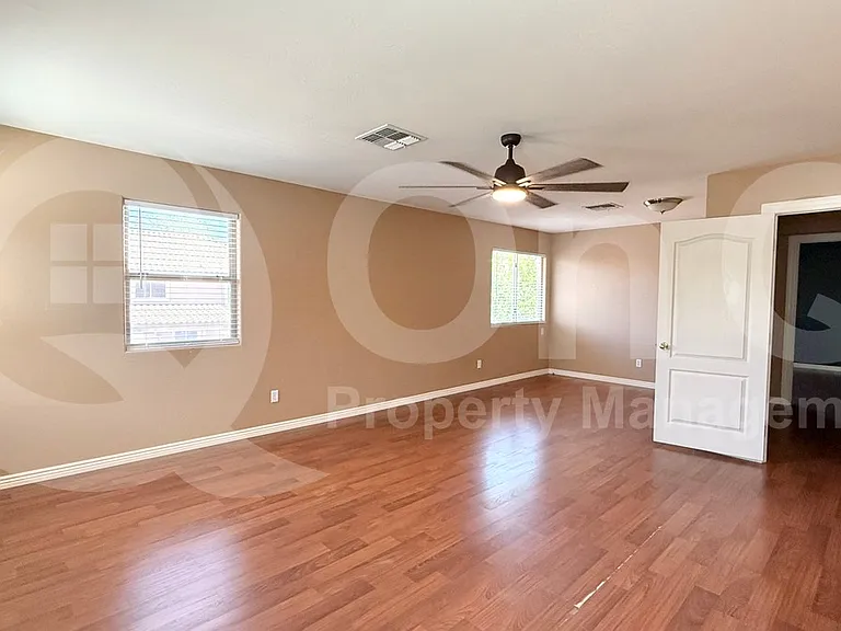 2714 E Birchwood Pl — Photo 14