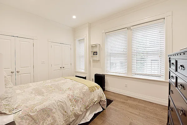 Rented by LEE & ASSOCIATES NYC RESIDENTIAL LLC | media 9