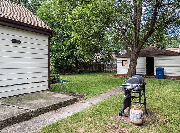 3rd image of 9130 S 52nd Ct