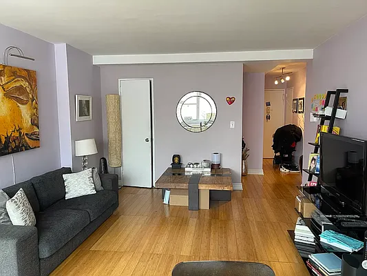 Rented by New York City Moves Team LLC | media 27