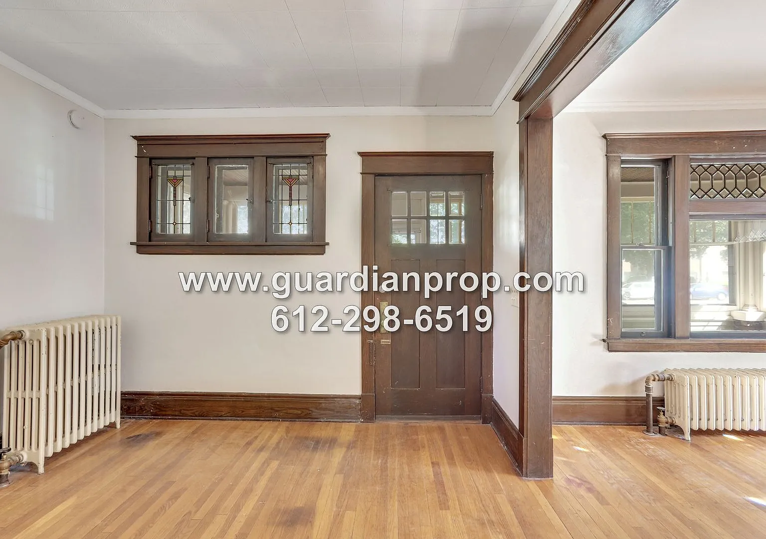 Large House in Hamline Midway Available October 1st, Original Woodwork, Updated Kitchen & Baths, ... — Photo 3