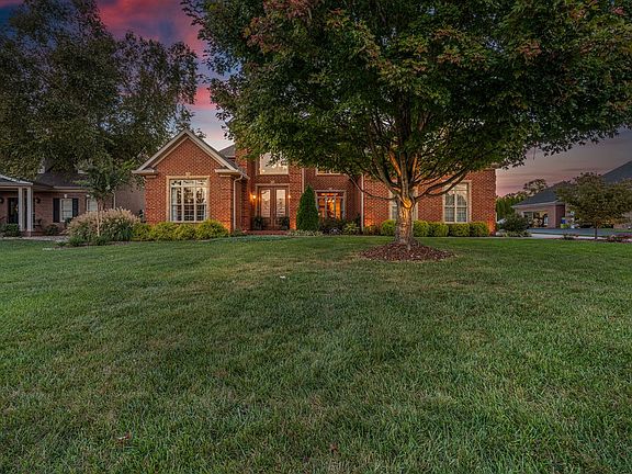 4th image of 962 Threewood Cir