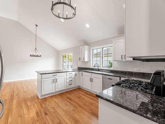 4th image of 1808 Dairy Ln