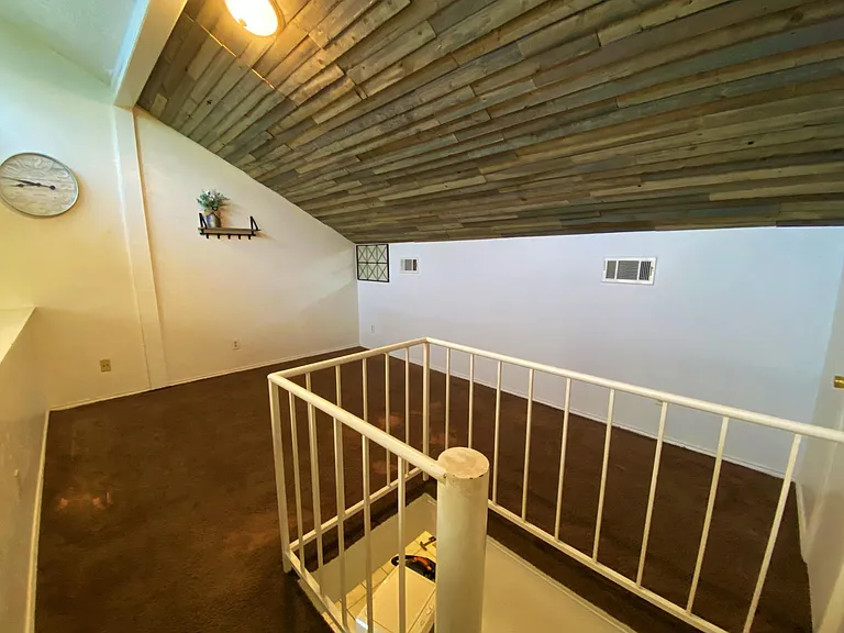 223 Hood St — Photo 14