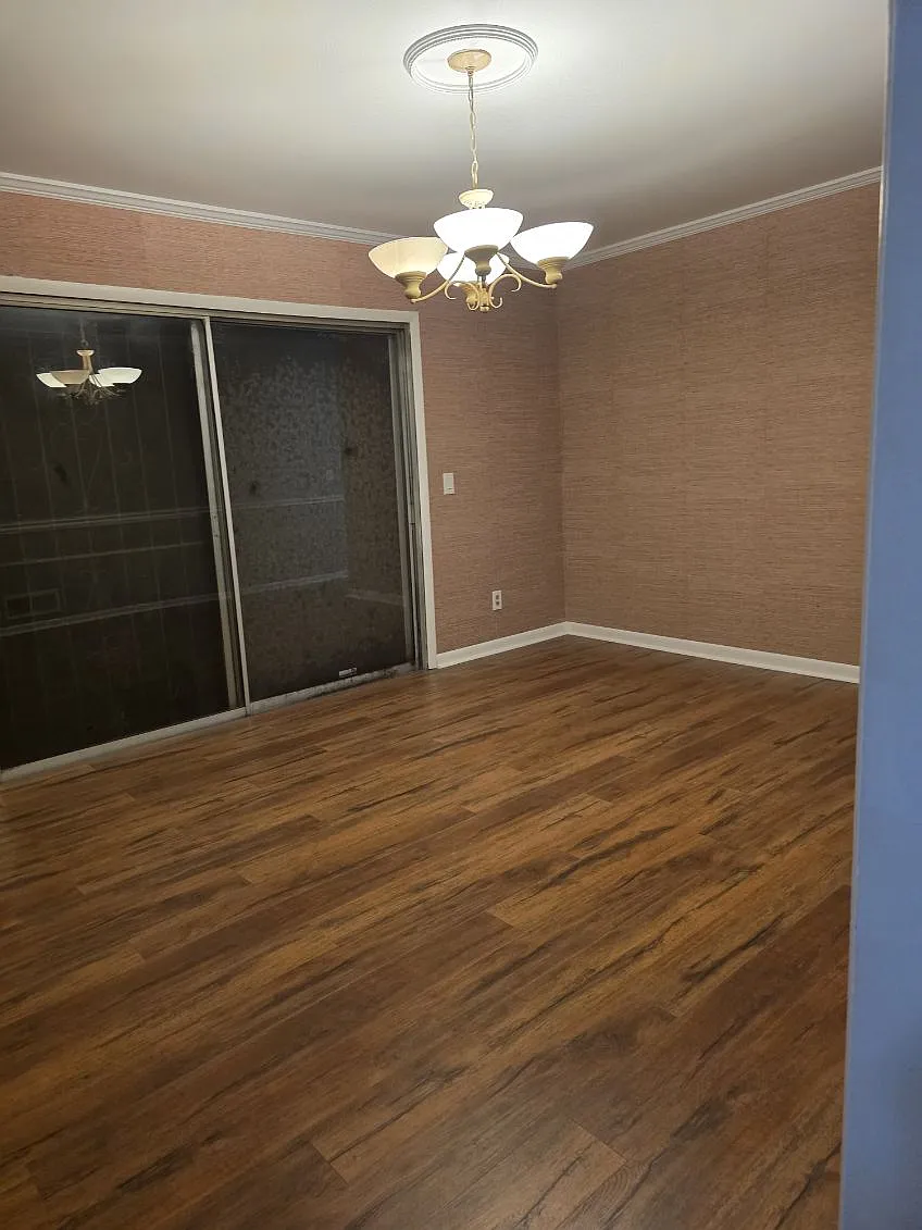 3 bed, 1180 sqft, $2,100 — Photo 4