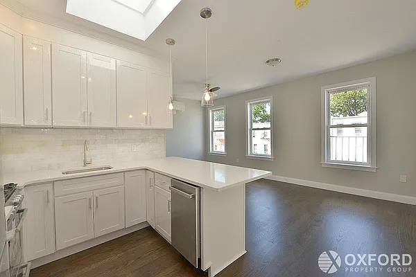 Rented by Oxford Property Group | media 9