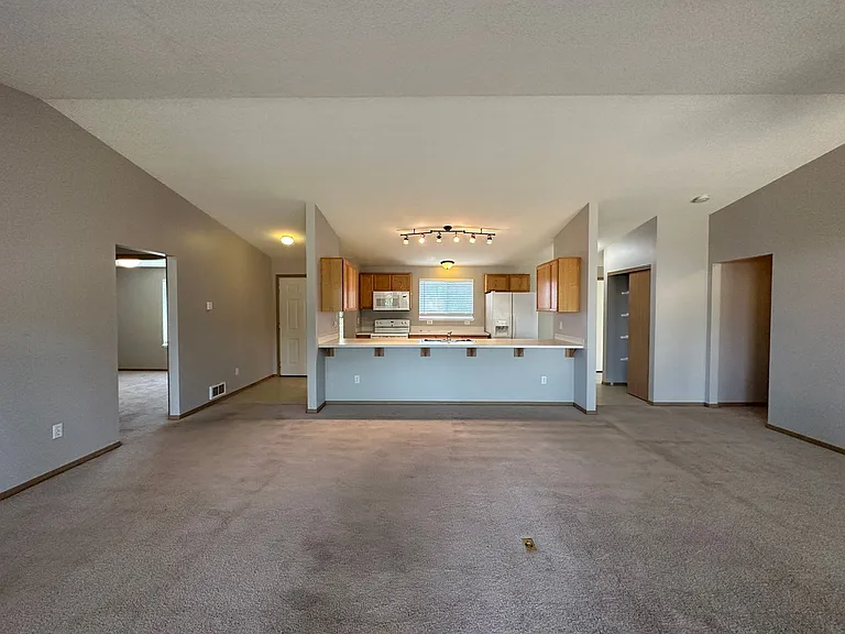 2217 SW Lava Ct — Photo 6