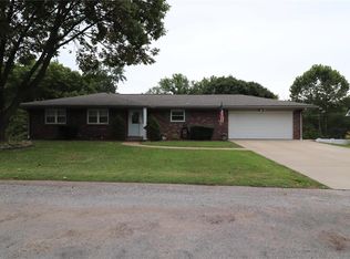 640 Springdale Dr, Belleville, IL 62223