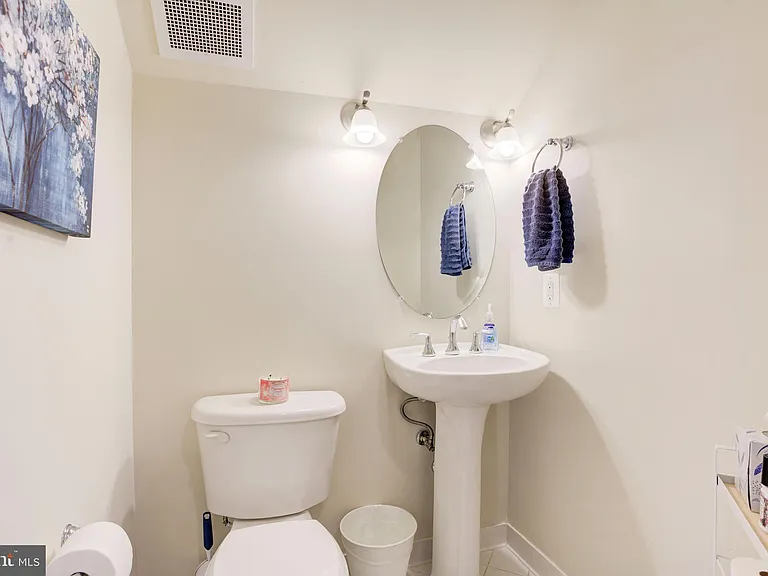 15160 Kentshire Dr — Photo 9