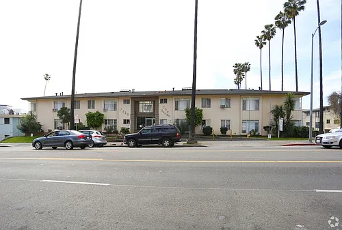 7220 Hollywood Blvd Photo 1