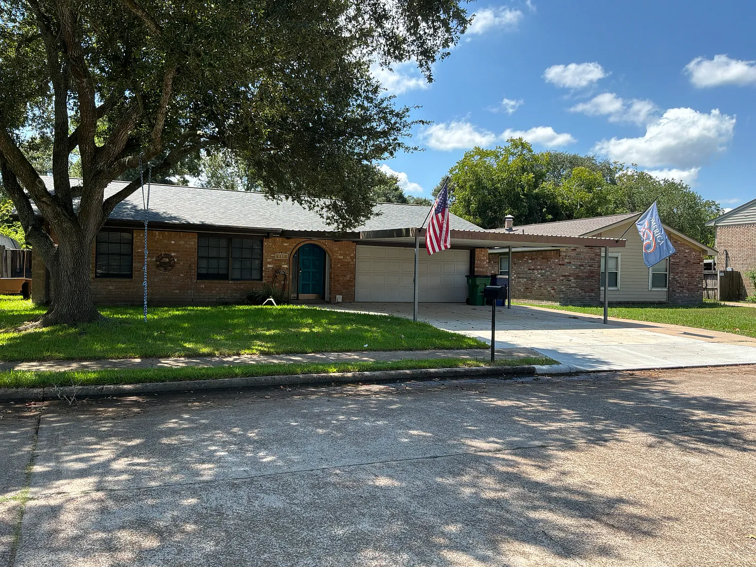 3 bed, 1400 sqft, $1,300 — Photo 1