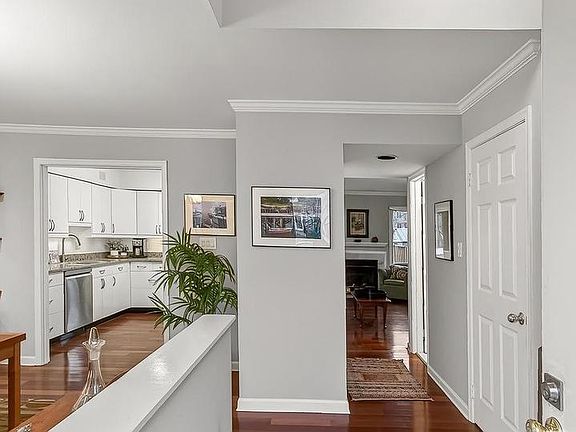 5th image of 1081 Trevino Ln