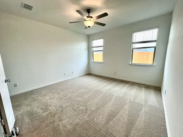1129 Flameleaf Dr — Photo 3