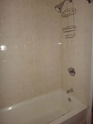 Rented by Absolute Capital, LLC | media 33